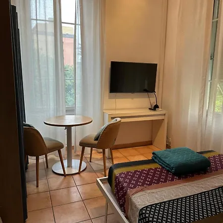 Dans A Ouest Apartment